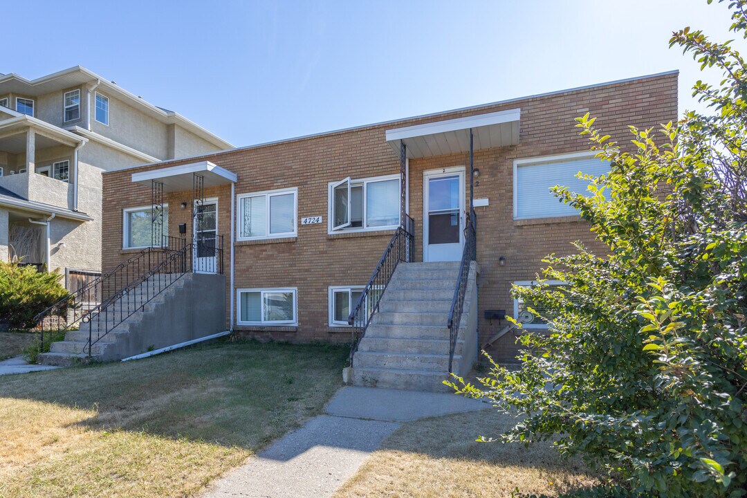 4724 Stanley Rd SW in Calgary, AB - Building Photo