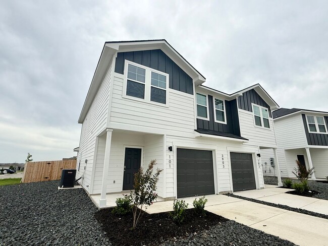 3903 Abbott Pass-Unit -3903 Abbott Pass St. Unit 102 in Saint Hedwig, TX - Building Photo - Building Photo