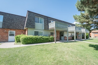 1720 Azalea Ct, Unit 7 in Fort Collins, CO - Building Photo - Building Photo