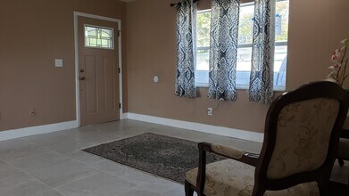 651 16th St NW in Largo, FL - Building Photo - Building Photo