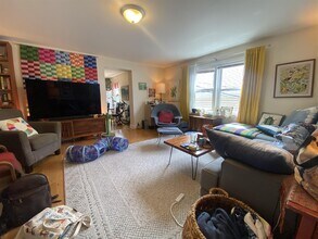 126 Pine St, Unit 2 in Cambridge, MA - Building Photo - Building Photo