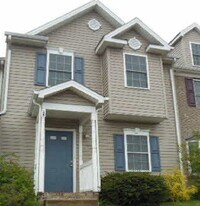 1312 Old Windmill Cir in Harrisonburg, VA - Building Photo