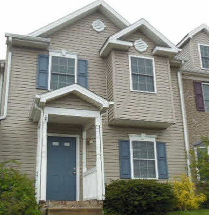 1312 Old Windmill Cir in Harrisonburg, VA - Foto de edificio