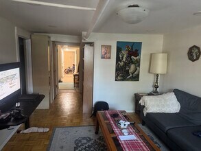 5317 W Newport Ave, Unit Garden Unit #1 in Chicago, IL - Building Photo - Building Photo