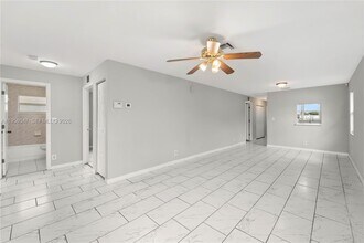 745 NW 3rd Ct in Hallandale Beach, FL - Building Photo - Building Photo