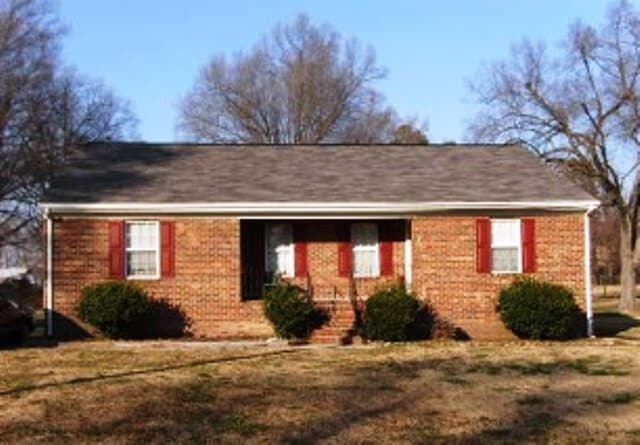 property at 423 Briarwood Cir