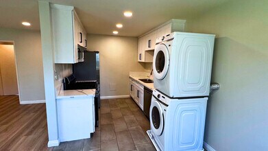 1354-1398 Springfield St in Upland, CA - Foto de edificio - Building Photo