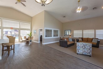 Apple Creek Apartments in Sand Springs, OK - Foto de edificio - Building Photo