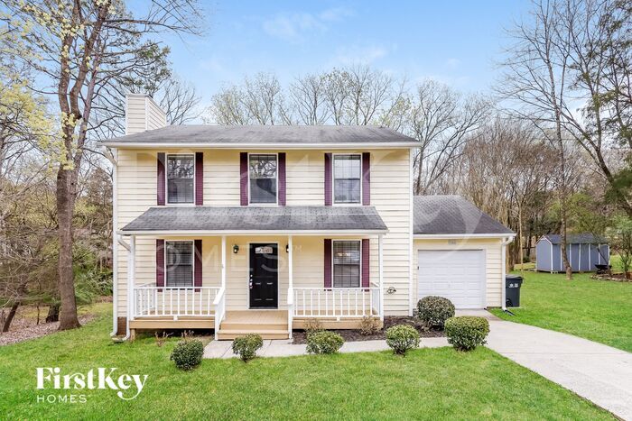 7601 Zermatt Ln in Charlotte, NC - Building Photo