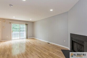 17 Lackland Ave in Piscataway, NJ - Foto de edificio - Building Photo