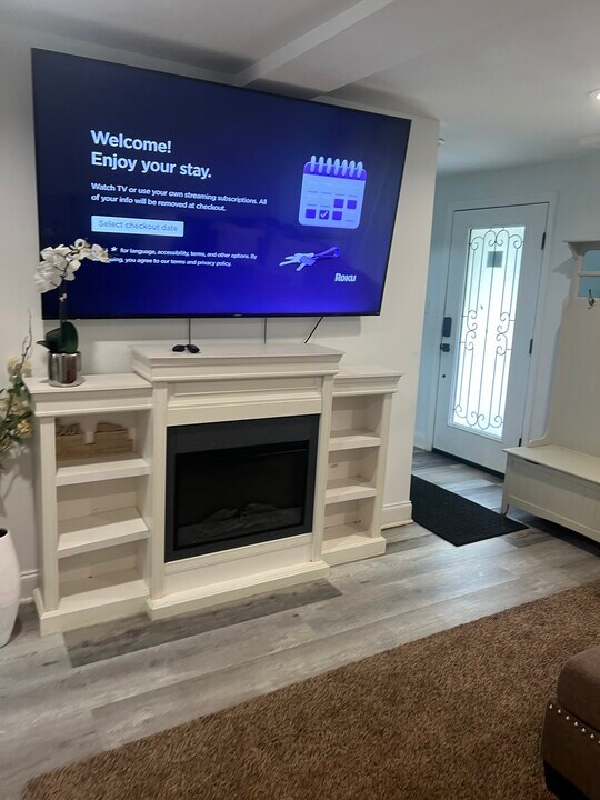 54 Woods Rd in Hightstown, NJ - Building Photo