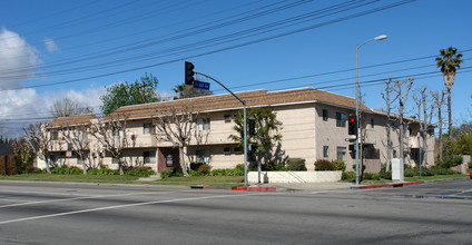 15507 Vanowen St in Van Nuys, CA - Building Photo - Building Photo