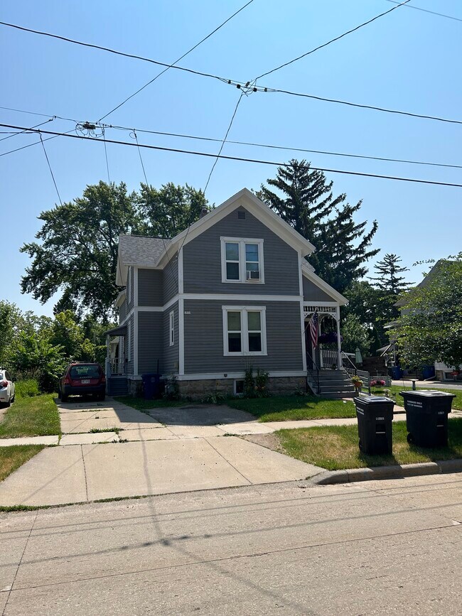 680 Monroe St Rentals in Oshkosh, WI