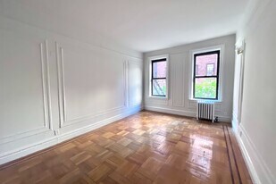 615 Fort Washington Ave in New York, NY - Building Photo