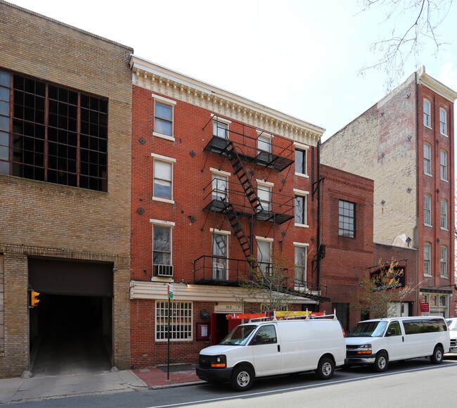 312-320 Race St