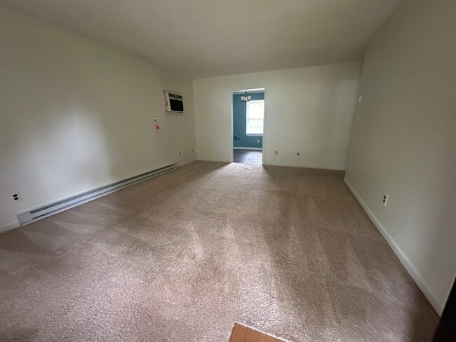 102 Robbins Ave, Unit 102B in Jamestown, NC - Building Photo - Building Photo