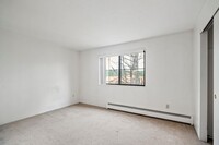 130 Mammoth Rd photo'