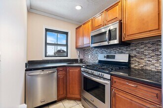 65 W Broadway in Long Beach, NY - Building Photo - Building Photo