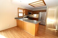 725 SE Peterson Dr photo'