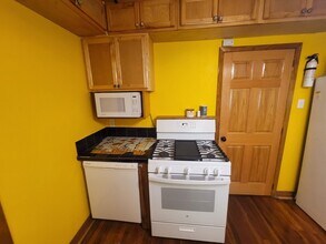 5113 Avenue R 1/2 in Galveston, TX - Building Photo - Building Photo