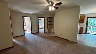 4210 Menga Dr in Schenectady, NY - Foto de edificio - Building Photo