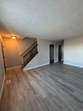 6972-6996-6996 Joseph Dr in Enon, OH - Foto de edificio - Building Photo