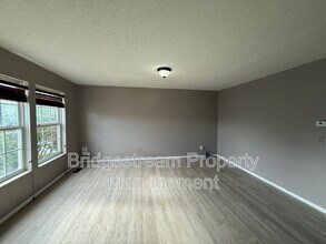 381 Sherman Dr in Franklin, OH - Building Photo - Building Photo