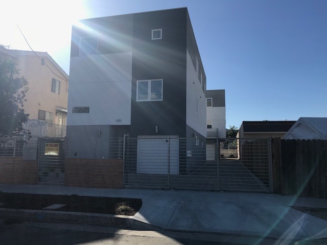 5311-5313 1/2 Riverton Ave in North Hollywood, CA - Building Photo