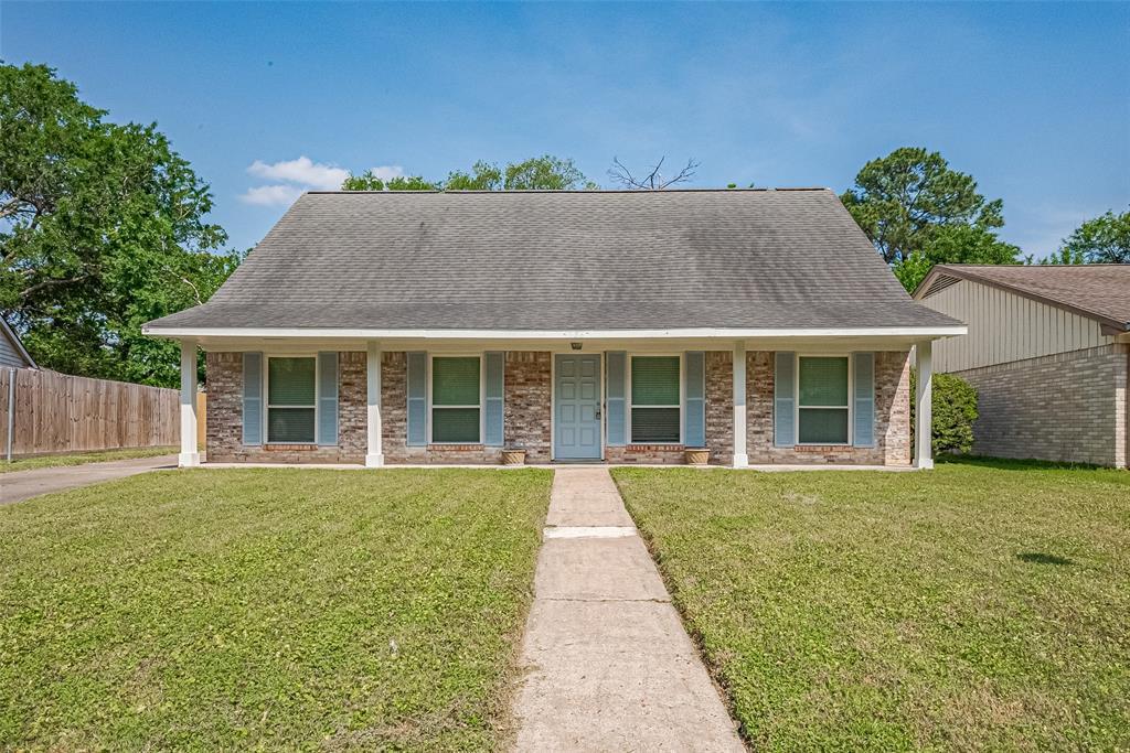 9726 Dalmally St in Spring, TX - Building Photo