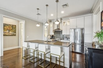 33 Green Village Rd in Madison, NJ - Building Photo - Building Photo