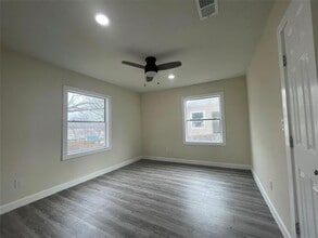 326 Avenue J in Dallas, TX - Building Photo - Building Photo