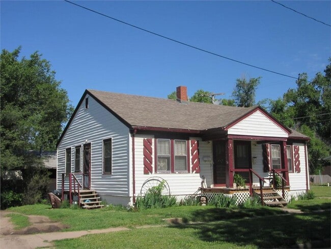 property at 7 N Elm St