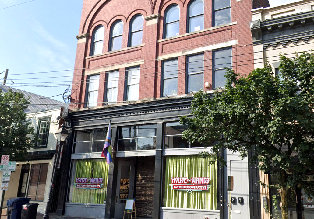 1715 E Franklin St in Richmond, VA - Foto de edificio