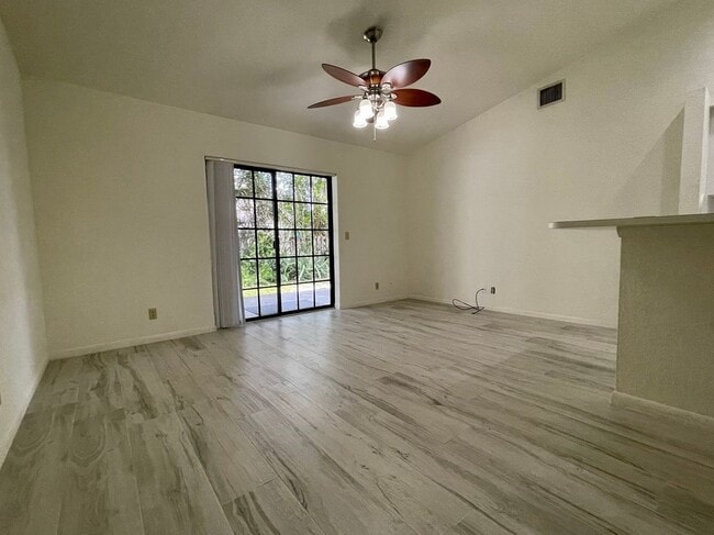 654 Manor Dr in Boynton Beach, FL - Building Photo - Building Photo