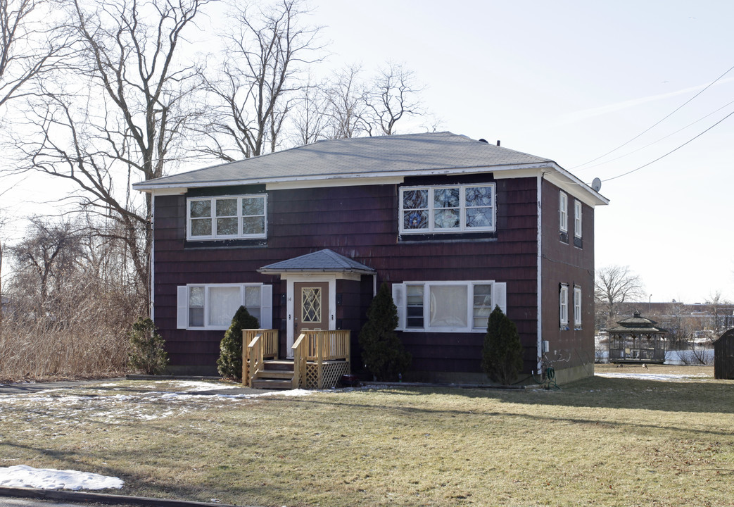 14 N Ocean Ave in Islip, NY - Building Photo