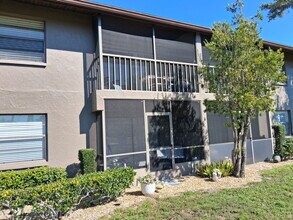 927 Capri Isles Blvd, Unit 12 in Venice, FL - Building Photo - Building Photo