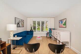 1147 Ste. Therese Ln in Ottawa, ON - Building Photo - Building Photo