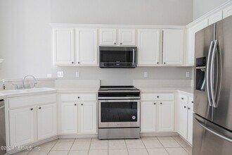 9166 Spindletree Way in Jacksonville, FL - Building Photo - Building Photo