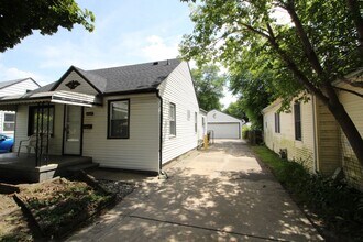 5847 Weddel St in Taylor, MI - Building Photo - Building Photo
