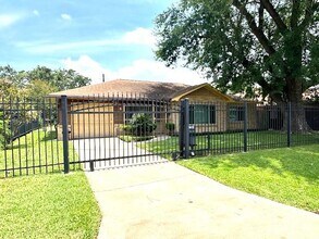4516 Cetti St in Houston, TX - Building Photo - Building Photo