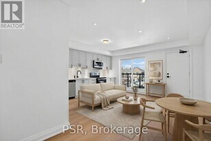 218 Aileen Ave in Toronto, ON - Building Photo