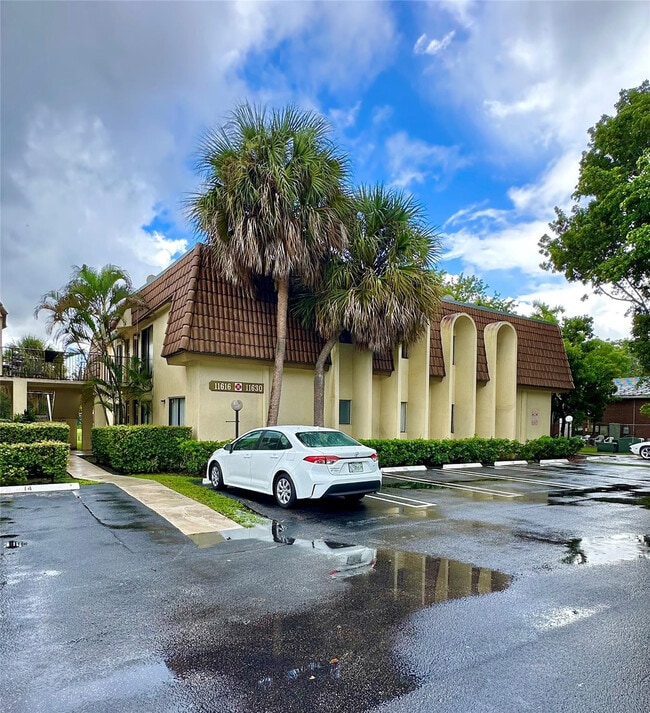 11622 Royal Palm Blvd in Coral Springs, FL - Building Photo - Building Photo