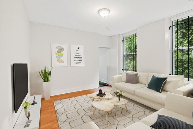 property at 1614 N Gratz St