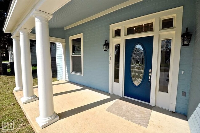 property at 815 Madison St