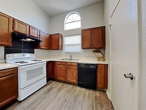 943 Gaynor Ave in Duncanville, TX - Building Photo - Building Photo