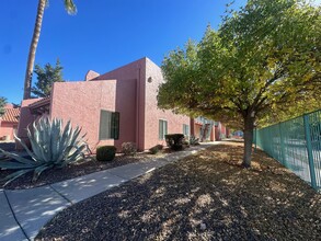 Valencia Gardens Apartments in Tucson, AZ - Building Photo - Building Photo