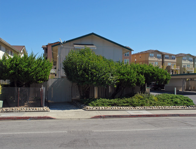 Penn Nova Apartments in Watsonville, CA - Building Photo - Building Photo