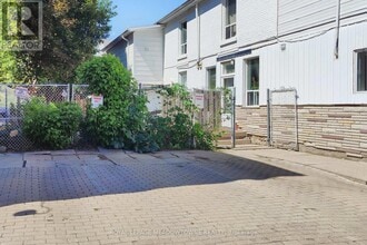 12 Wesleyan St in Halton Hills, ON - Building Photo - Building Photo