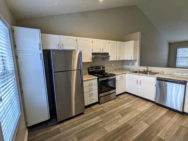Spinnaker Cove Apartments in Dayton, OH - Foto de edificio - Building Photo