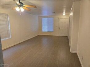 326 Laguna Glen Dr in Henderson, NV - Building Photo - Building Photo